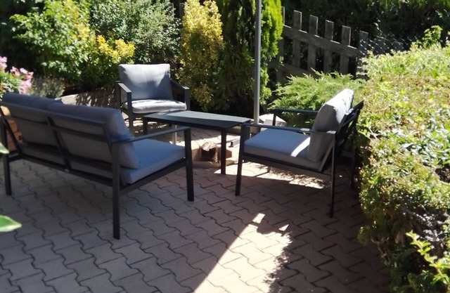 T2, ANTILLES, equipped terrace, the beach and shops are a stone's throw.