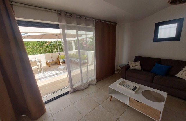 T2 Avec Patio Exterieur Aménagé Dans une Propriété Arborée et Fermée