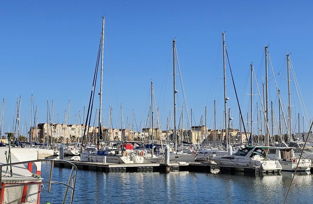 T2, la PLAYA, direct access to Grazel beach