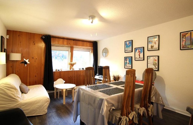 T2bis confortable au pied des pistes - 6 pers, parking, local à skis, animaux acceptés - FR-1-415-149