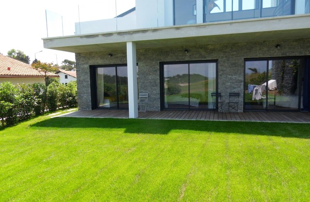 T3 exceptional location sea view with private garden