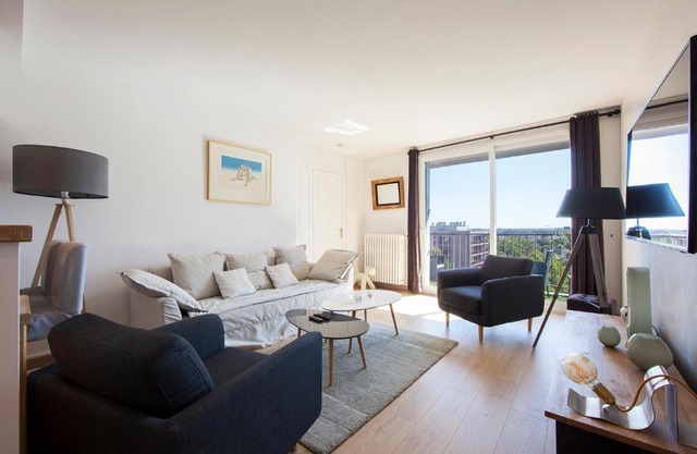T4 refait à neuf Rennes, 3 ch. parking, 2 balcons.