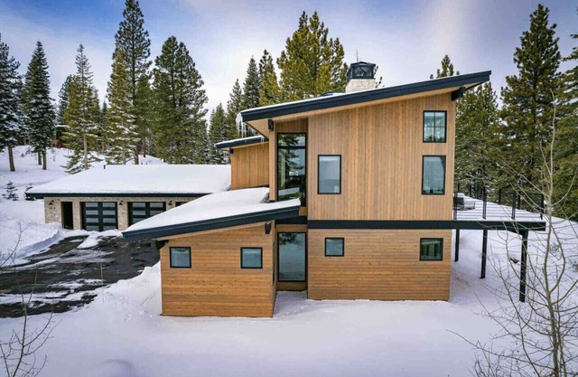 Tahoe Luxury Home - Scenic Views