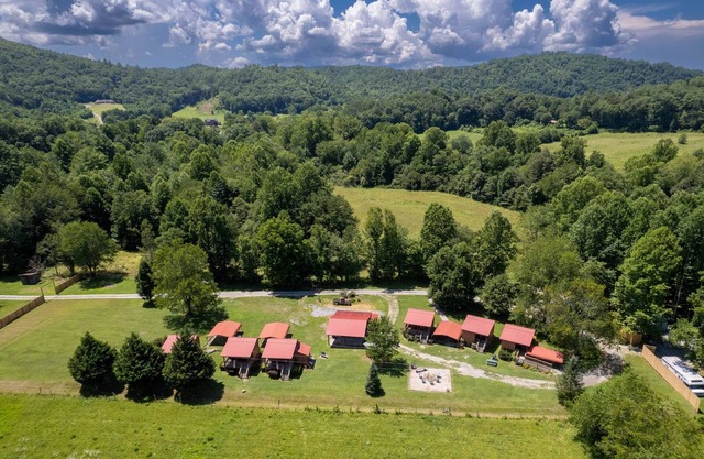 Tail of the Dragon Resort Cabins Mountain View #3