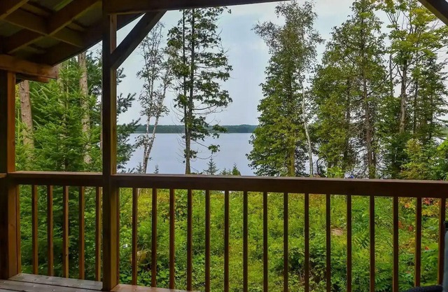 Talbot Waterfront Cottage