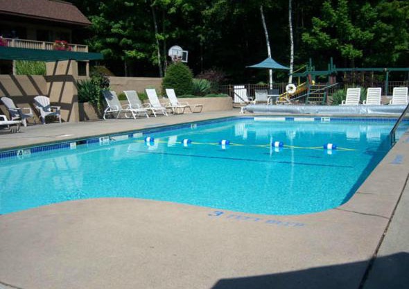 Tall Pines Motel