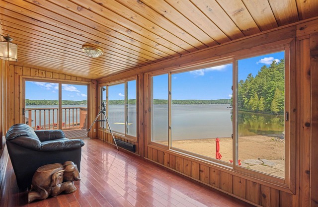 Tall Timbers Beach Front Cottage