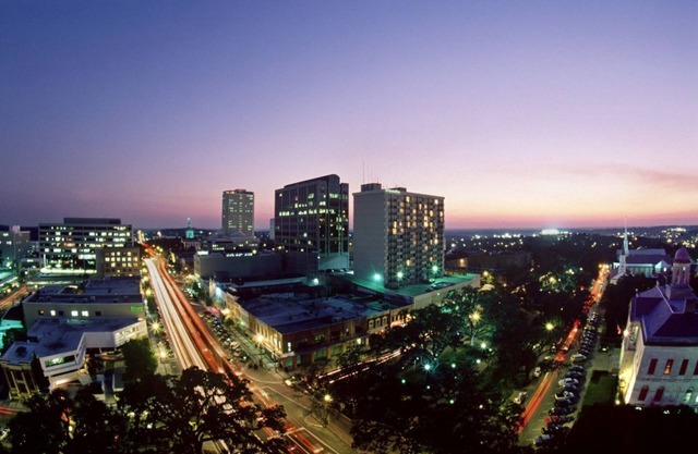 Tallahassee Vacay! 2 Relaxing Stays! Enjoy On-site Pool! Free Parking!