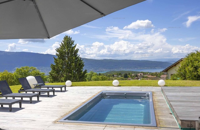 Talloires Adret and Ubac House