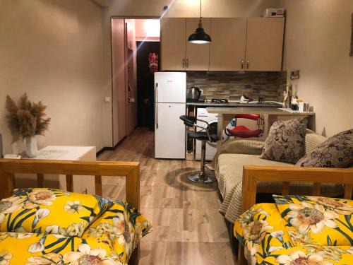 Tamar's Apartment