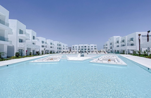 Tanoak Resort
