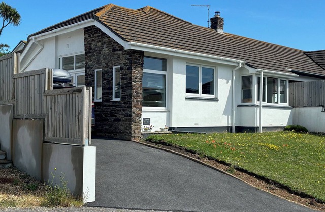 TANSEA, pet friendly, country holiday cottage in Hope Cove