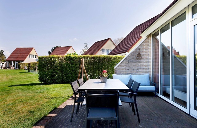 Tasteful holiday home in Groningen with jetty