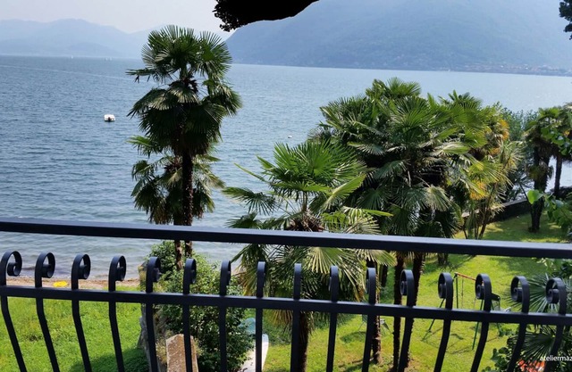 Tastefully furnished 2-room apartment with sea garden and beach