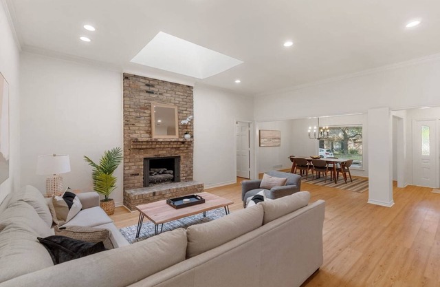 TCH - Spacious 4bd/3.5ba home in Dallas with Pool