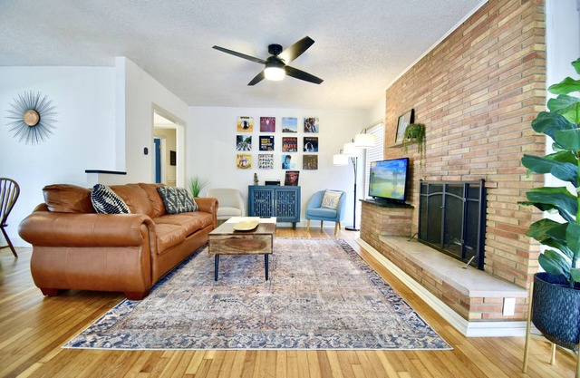 Tech Terrace Bungalow~Pet Friendly Yard~Walk To TTU Campus!