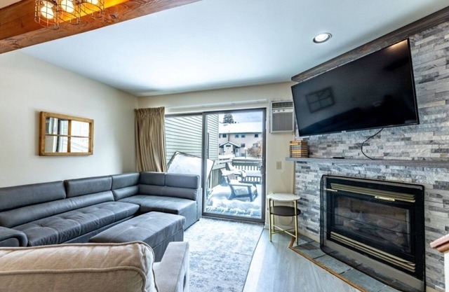TELEMARK 5 (4-Bedroom Condo) with Pool by RedAwning