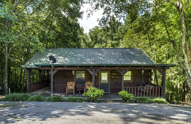 Tellico cabins, Deer Cabin With Hot Tub