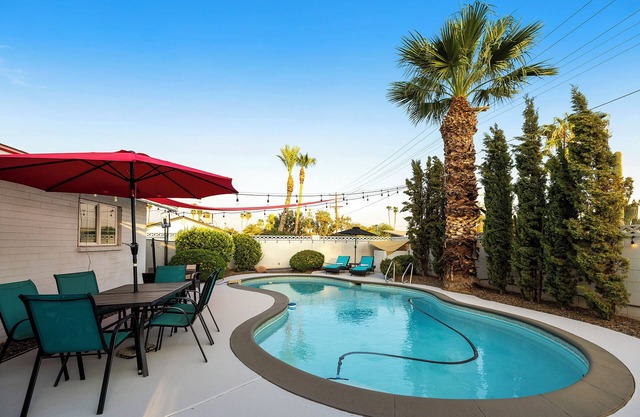 Tempe's Hermosa Inn Delight close to ASU, Tempe and Phoenix Sky Harbor Airport