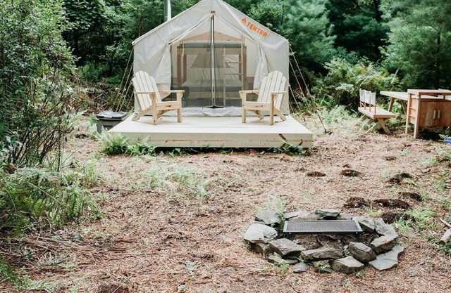 Tentrr Signature Site - Sundown for swimming, hiking, and a peaceful, easy feeli