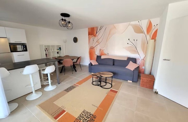 Terra Tosca – Sunny & Stylish Apartment – 2 Min Walk to Fréjus Beach!