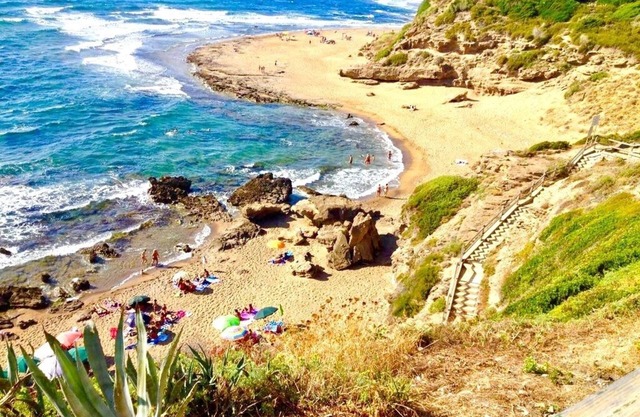 terrace apartment with stunning sea views and direct access to the sea