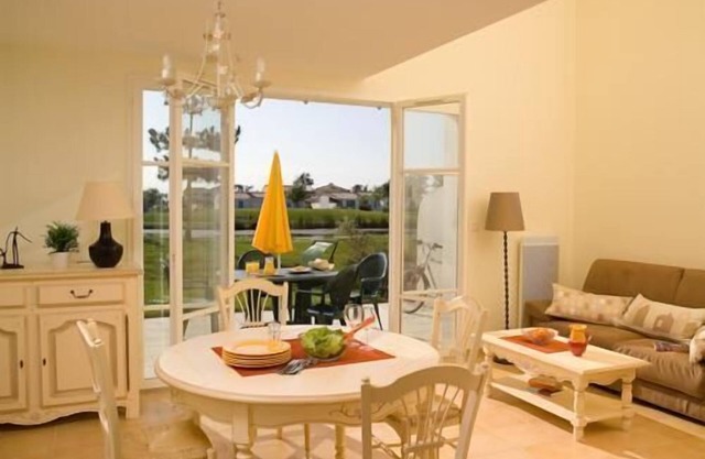 Terrace, parking, 64m², Saint Gilles Croix de Vie