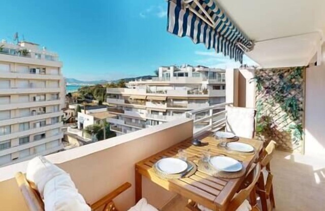 Terrace with sea view, Swimming pool, Beach 200m away, A/C