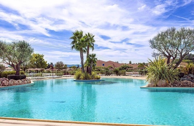 Terraced House in Vidauban with Pool