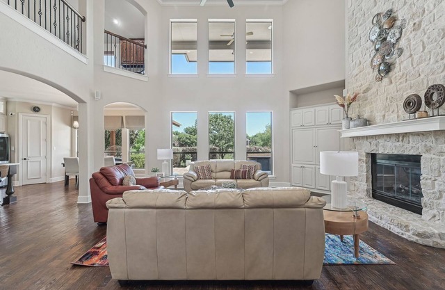 Terrific 5-bedroom house with heated spa pool in Frisco