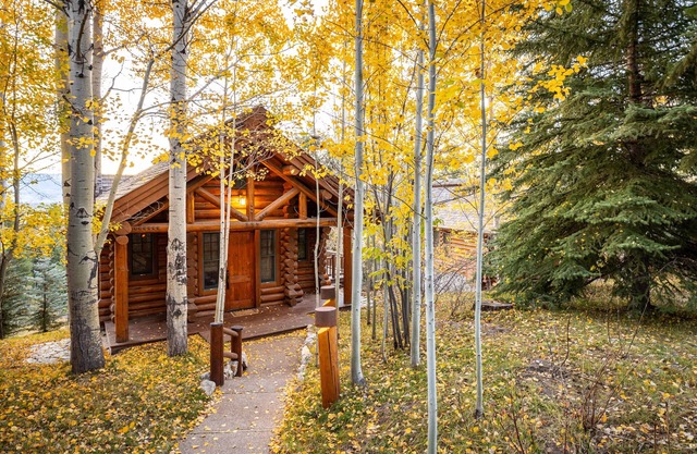 TetonVillageHome View Luxury House Adjacent to Lifts, Village & Four Seasons