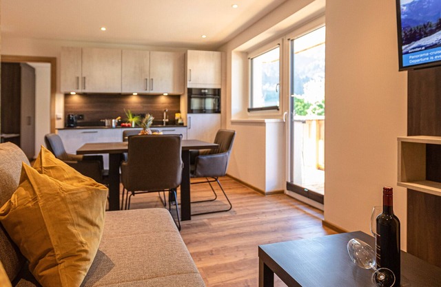 Tevini Boutique Suites - Apartment Earth, balcony