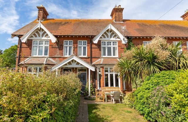 Thalassa - a cottage that sleeps 8 guests in 4 bedrooms