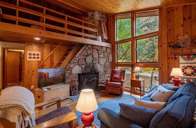 The Apple Cabin in Sedona Scenic Oak Creek Canyon