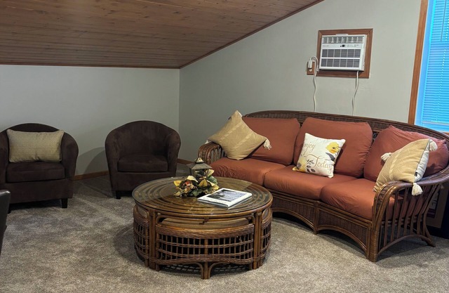 The Back Lot Loft – downtown Cambridge, MN
