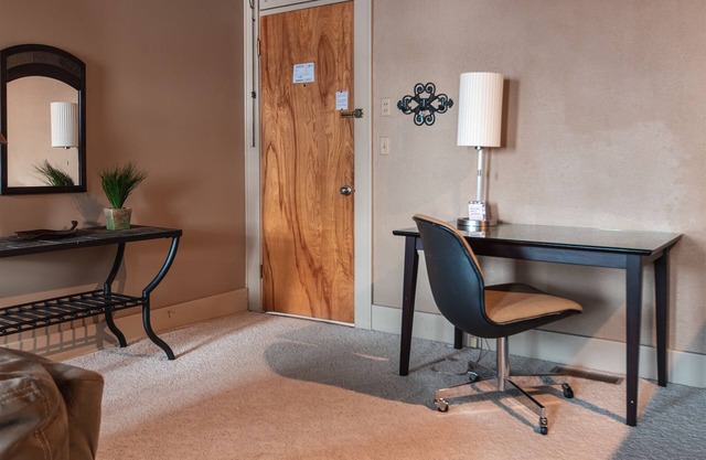 The Barrington 1BR apartment in historical downtown
