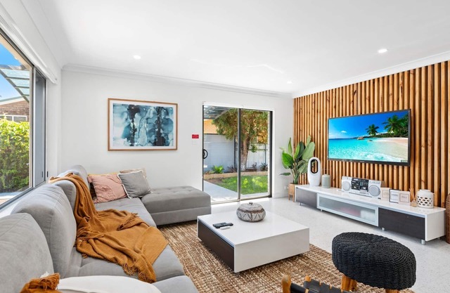The Bayhaven- spacious pet friendly villa with boat parking.