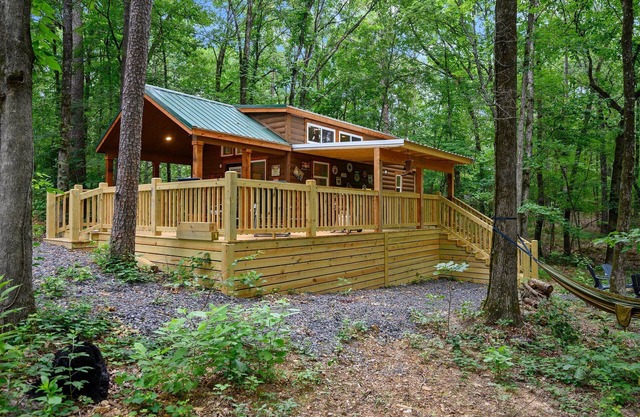 The Bear Cave tiny cabin experience*3 cabins in 1*