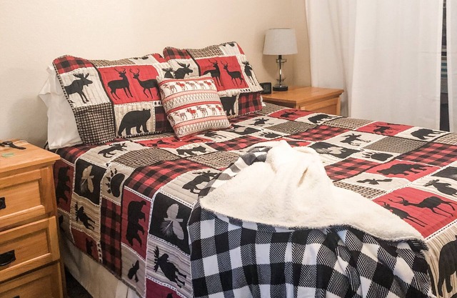 The Bear Dean: City Center Condo w/Wifi & Parking