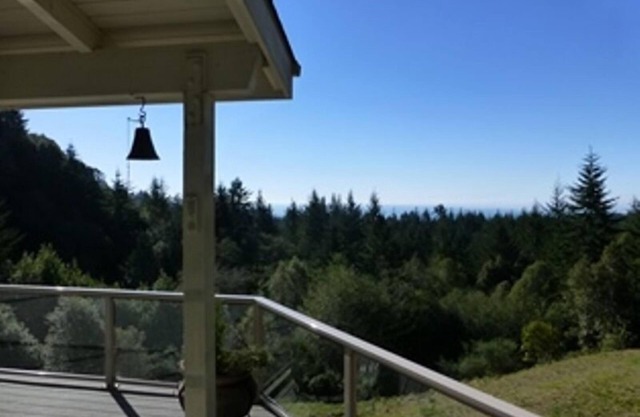 The best of both Worlds! Offering a Ocean View in a Mountain Setting
