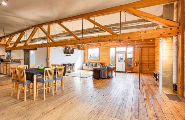 The Bitterroot Loft On 1st Street