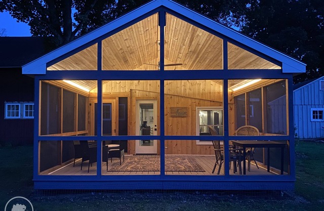 The Blue Elm - A Historic Berkshire Cottage