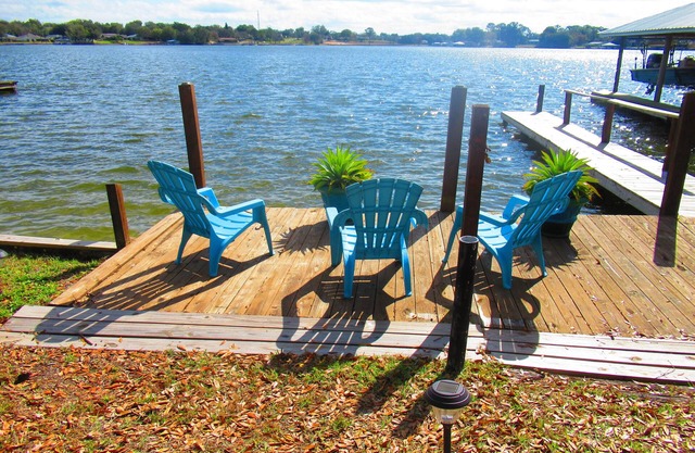 The Blue Oasis on Lake Henry!