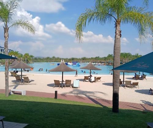 The Blyde: 2-Bed Luxe Apartment