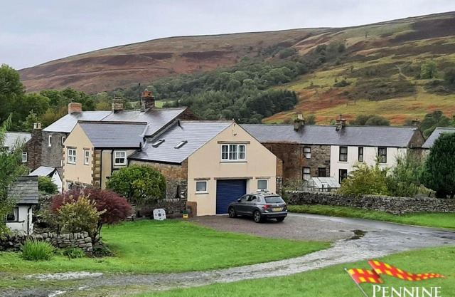 The Boat House, Spacious Village Apartment