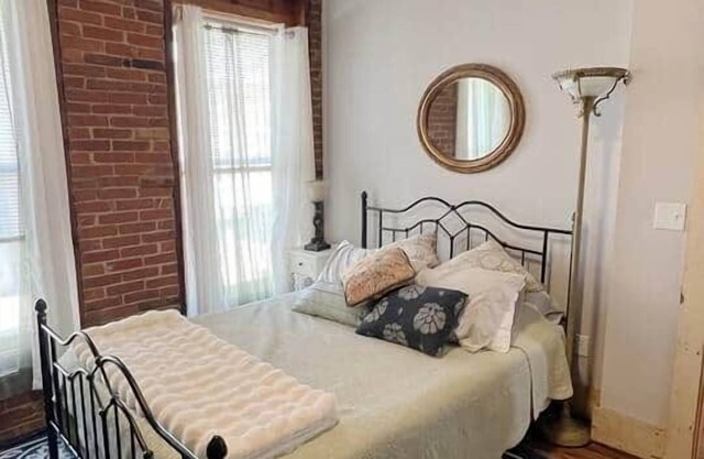 The Bookend Loft Above Perched above historic Pine Street in downtown Rolla