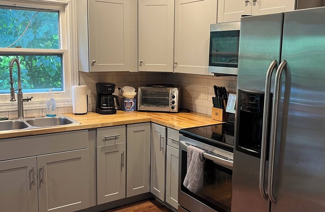 The Burrow at Burr Oak - 3 BR 2 Bath Perfect Getaway Cabin