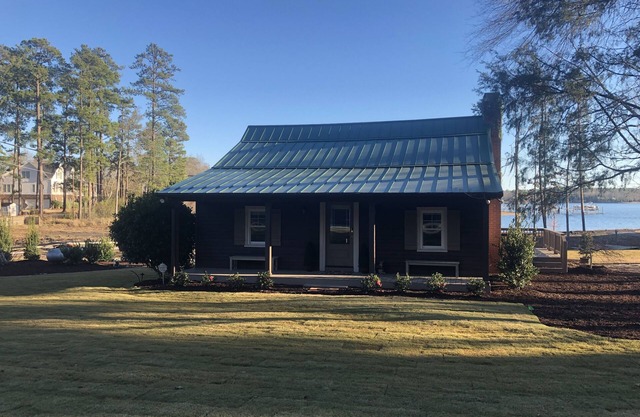 THE CABIN AT HIDDEN COVE