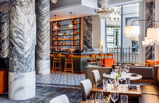 The Candler Hotel Atlanta, Curio Collection by Hilton