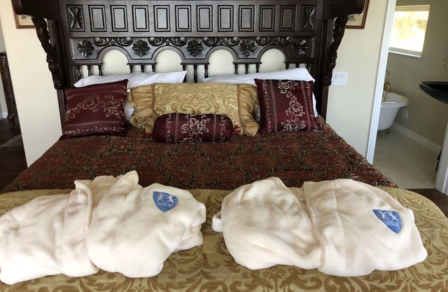 The Castle Inn of the Lost Coast King Suite